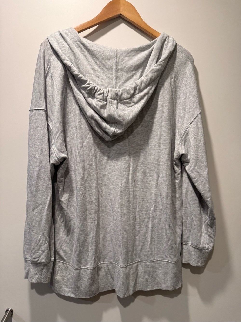 Lou & Grey Signaturesoft Heather Gray Hooded Pullover | Large - Picture 3 of 3